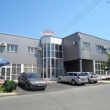 Hotel River Târgu Jiu Pokój zdjęcie