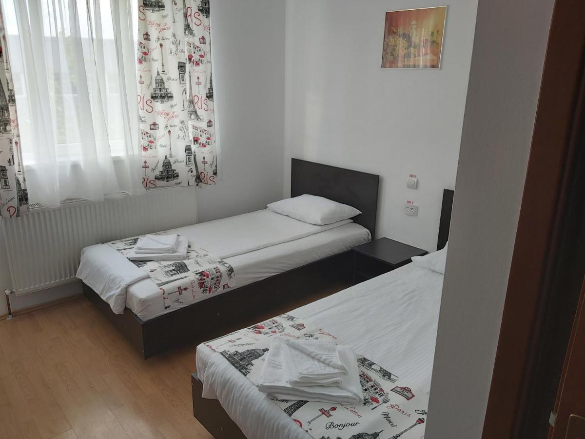 Hotel River Târgu Jiu Zewnętrze zdjęcie