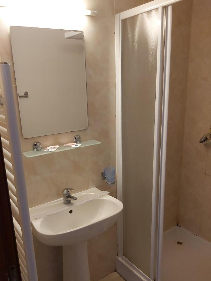 Hotel River Târgu Jiu Zewnętrze zdjęcie